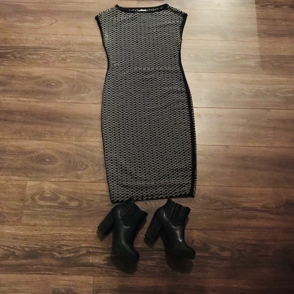 Max Studio Dresses & Skirts - Female black/white sheath dress:S w/ high neckline